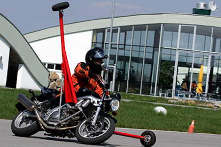 Motorrad Schräglagentraining und Kurventraining