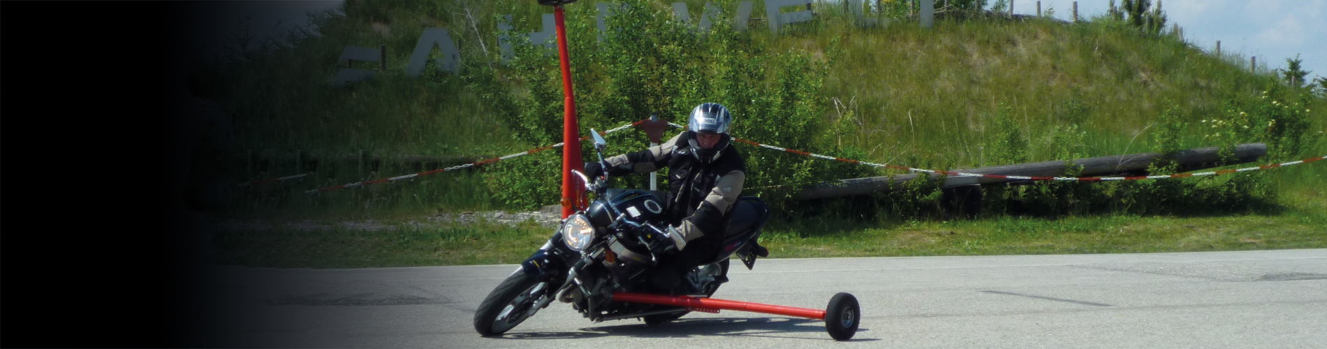Motorrad Schräglagentraining Kurventraining